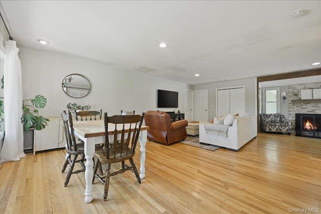 9 Copperbeech Road, Saint James, NY 11780