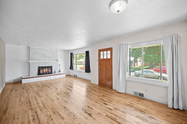 5715 N Alameda Blvd, Spokane, WA 99205