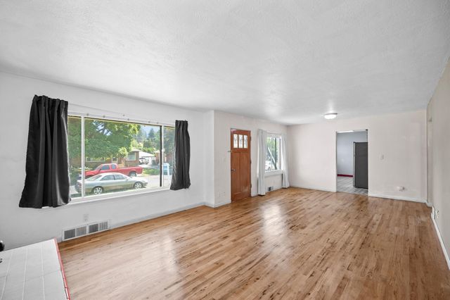 5715 N Alameda Blvd, Spokane, WA 99205