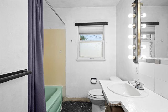 5715 N Alameda Blvd, Spokane, WA 99205