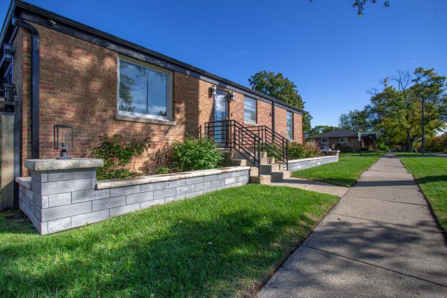 226 N Lind Avenue, Hillside, IL 60162