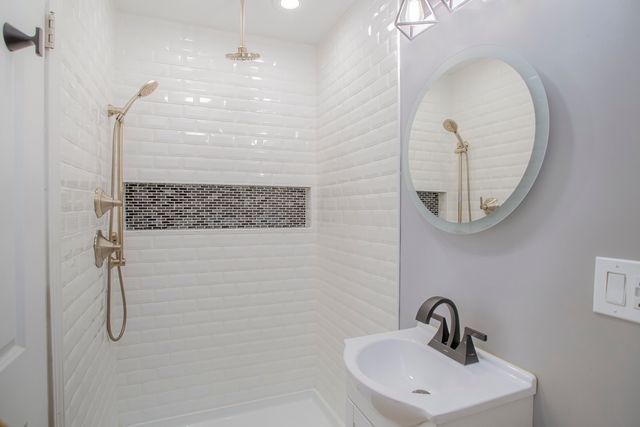 226 N Lind Avenue, Hillside, IL 60162