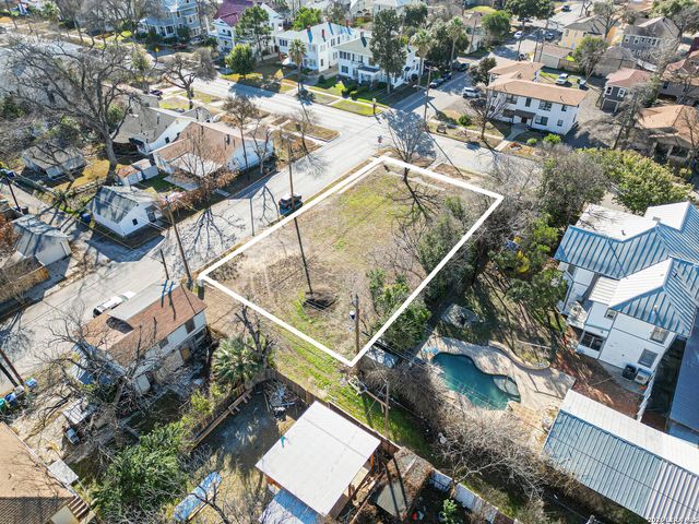 1003 W WOODLAWN AVE, San Antonio, TX 78201