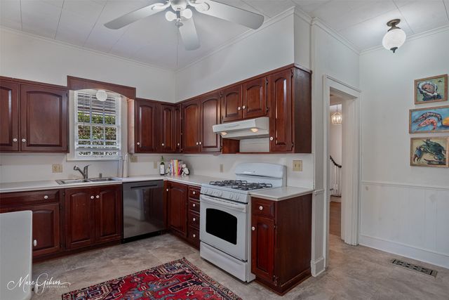 429 Unadilla Street, Shreveport, LA 71106