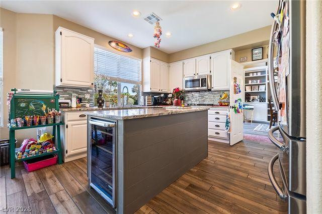 2504 Putting Green Drive, Henderson, NV 89074