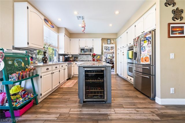 2504 Putting Green Drive, Henderson, NV 89074