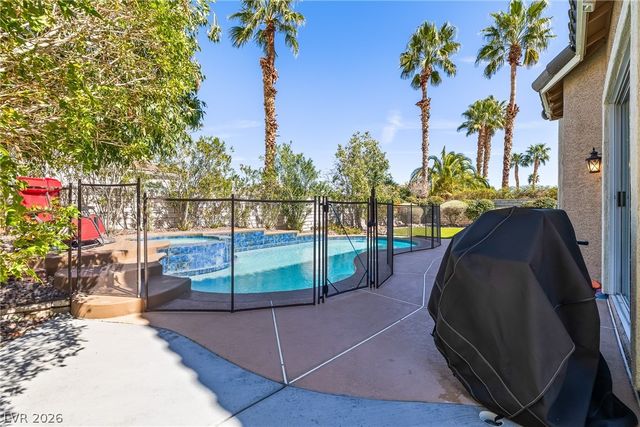 2504 Putting Green Drive, Henderson, NV 89074