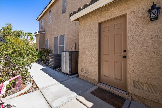 2504 Putting Green Drive, Henderson, NV 89074
