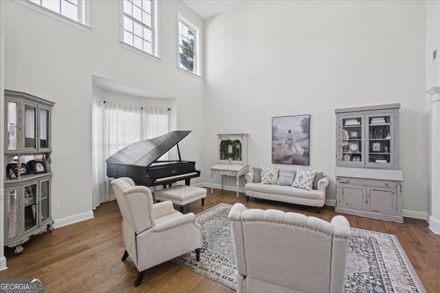 211 Woodview Lane, Woodstock, GA 30188