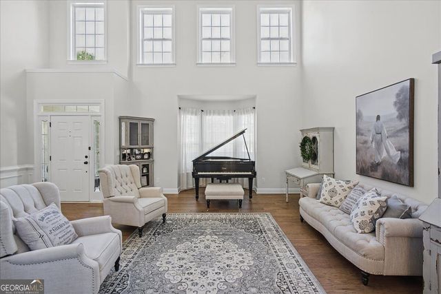 211 Woodview Lane, Woodstock, GA 30188
