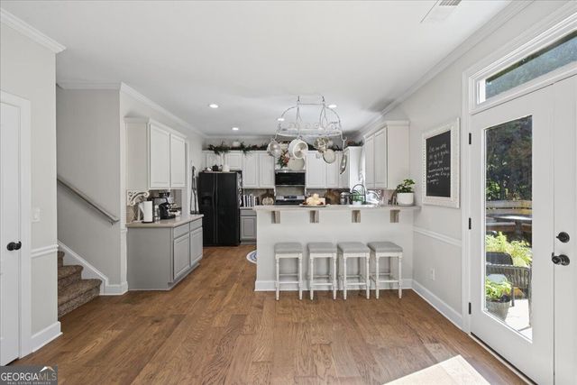 211 Woodview Lane, Woodstock, GA 30188