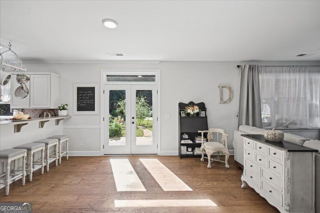 211 Woodview Lane, Woodstock, GA 30188