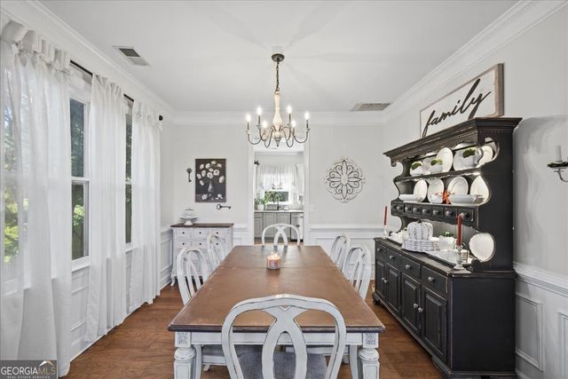 211 Woodview Lane, Woodstock, GA 30188