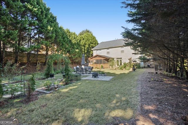 211 Woodview Lane, Woodstock, GA 30188