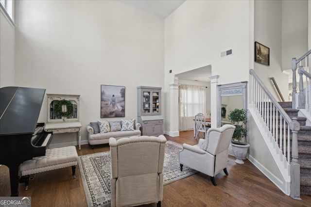 211 Woodview Lane, Woodstock, GA 30188
