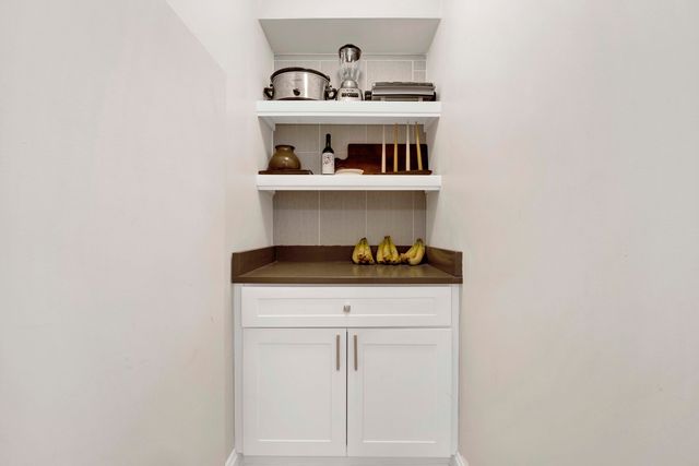 247 E CHESTNUT Street 1201, Chicago, IL 60611