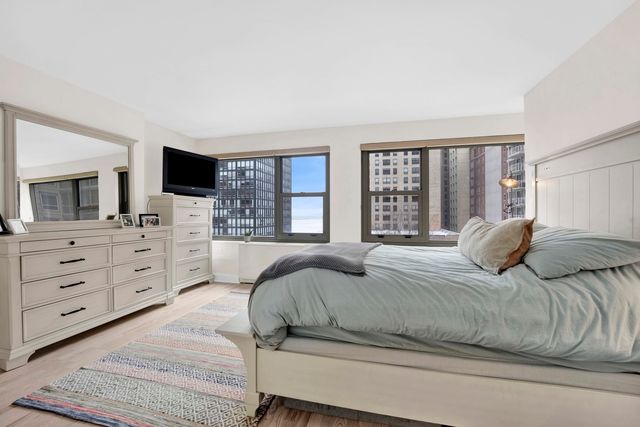 247 E CHESTNUT Street 1201, Chicago, IL 60611