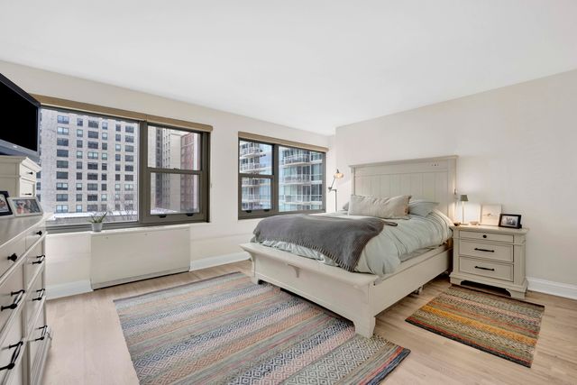 247 E CHESTNUT Street 1201, Chicago, IL 60611