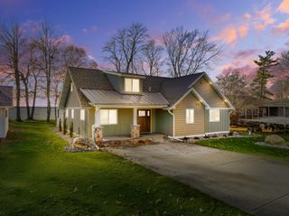 1245 Long Point Drive, Houghton Lake, MI 48629