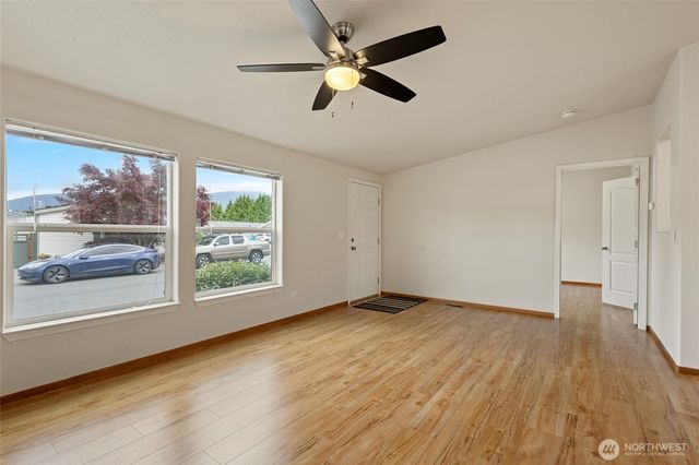 886 Carriage Court, Sedro Woolley, WA 98284