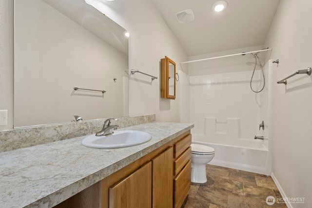 886 Carriage Court, Sedro Woolley, WA 98284