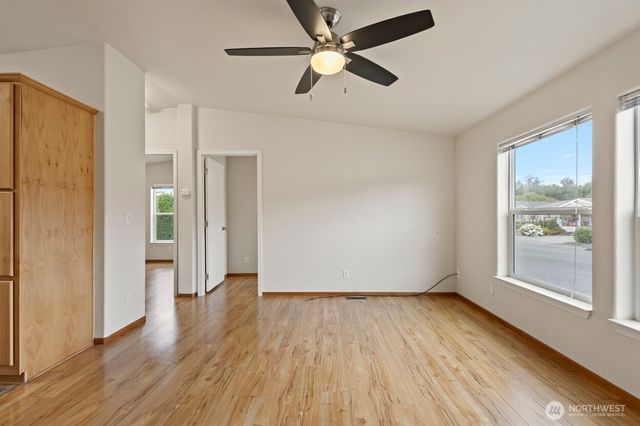 886 Carriage Court, Sedro Woolley, WA 98284