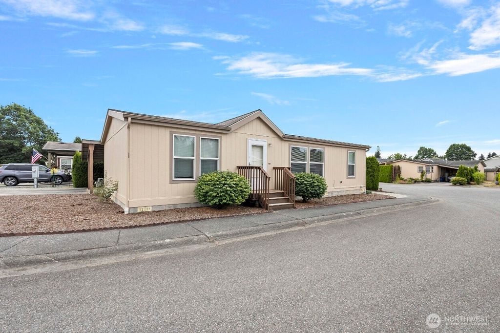 886 Carriage Court, Sedro Woolley, WA 98284