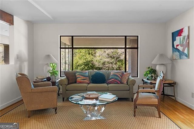 374 Londonberry Road, Atlanta, GA 30327