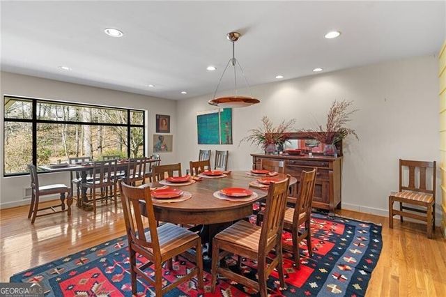 374 Londonberry Road, Atlanta, GA 30327