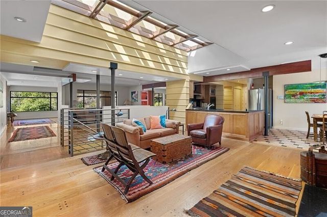 374 Londonberry Road, Atlanta, GA 30327