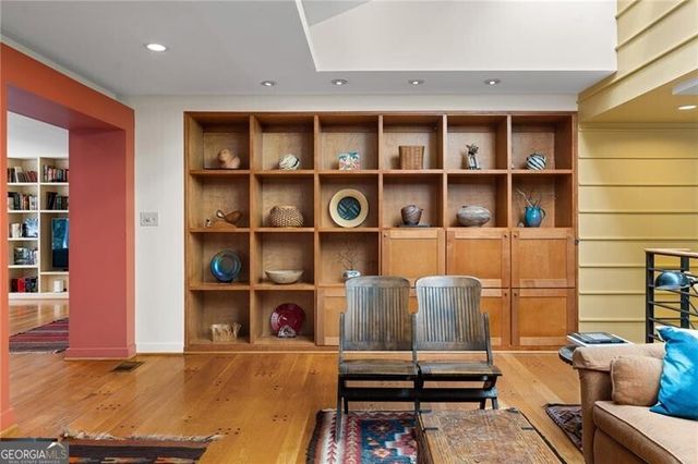 374 Londonberry Road, Atlanta, GA 30327