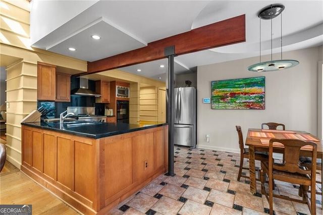 374 Londonberry Road, Atlanta, GA 30327