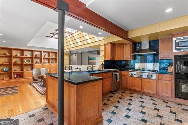 374 Londonberry Road, Atlanta, GA 30327