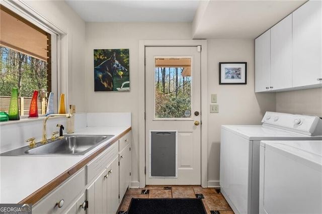 374 Londonberry Road, Atlanta, GA 30327