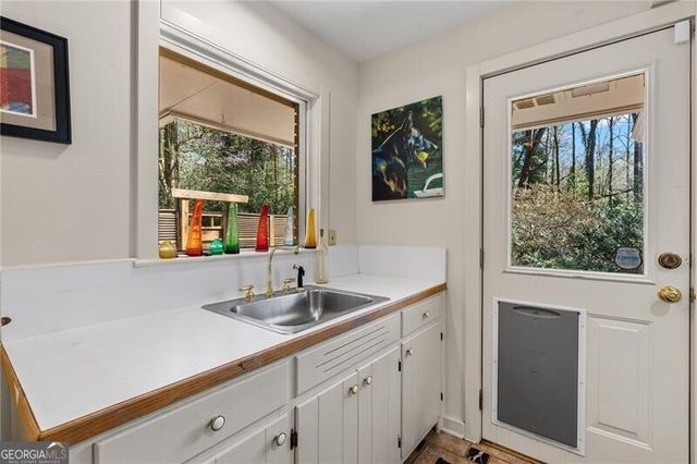 374 Londonberry Road, Atlanta, GA 30327