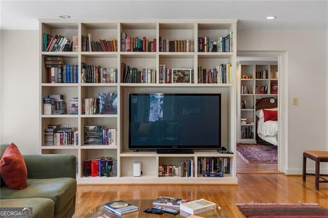 374 Londonberry Road, Atlanta, GA 30327