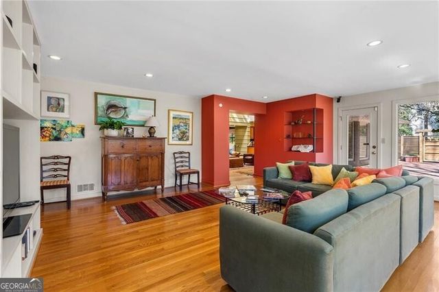 374 Londonberry Road, Atlanta, GA 30327