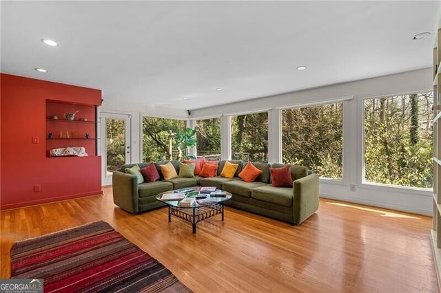 374 Londonberry Road, Atlanta, GA 30327