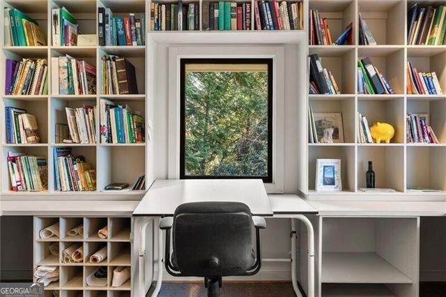 374 Londonberry Road, Atlanta, GA 30327