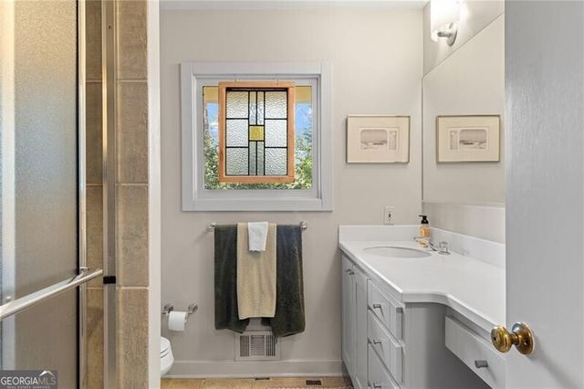 374 Londonberry Road, Atlanta, GA 30327