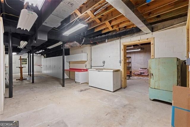 374 Londonberry Road, Atlanta, GA 30327