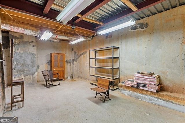 374 Londonberry Road, Atlanta, GA 30327