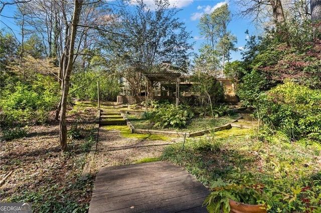 374 Londonberry Road, Atlanta, GA 30327