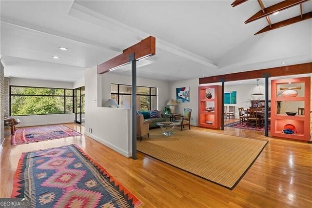 374 Londonberry Road, Atlanta, GA 30327