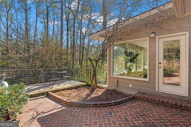 374 Londonberry Road, Atlanta, GA 30327