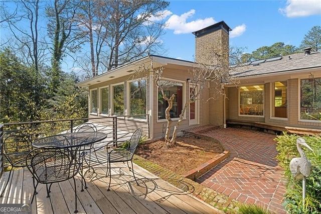 374 Londonberry Road, Atlanta, GA 30327