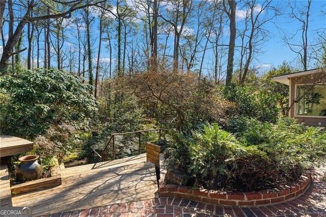 374 Londonberry Road, Atlanta, GA 30327