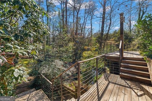 374 Londonberry Road, Atlanta, GA 30327