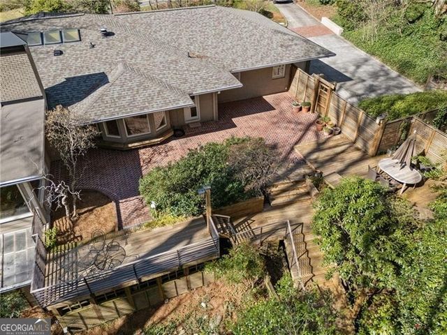 374 Londonberry Road, Atlanta, GA 30327