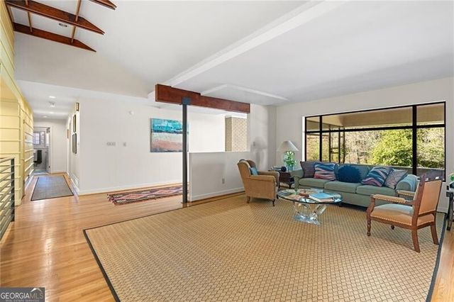 374 Londonberry Road, Atlanta, GA 30327